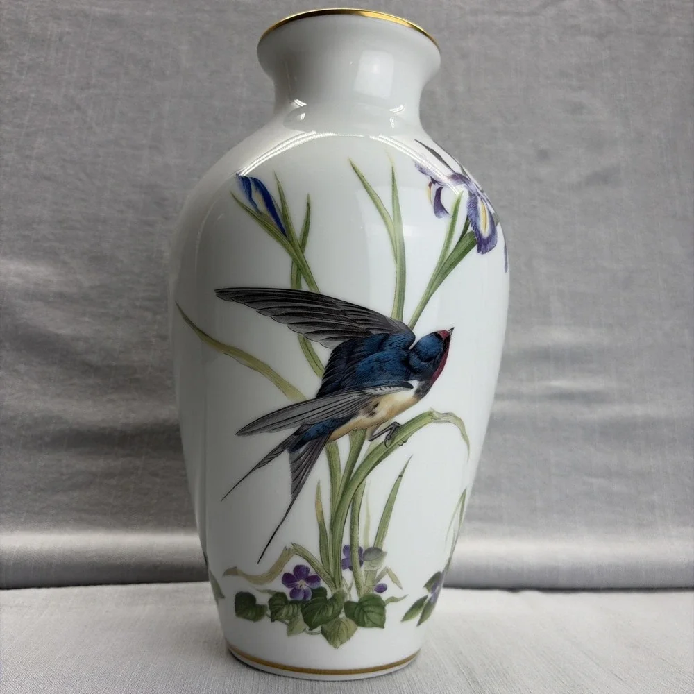 Franklin Porcelain Meadowland Bird Vase Basil Ede Limited Edition 11.5